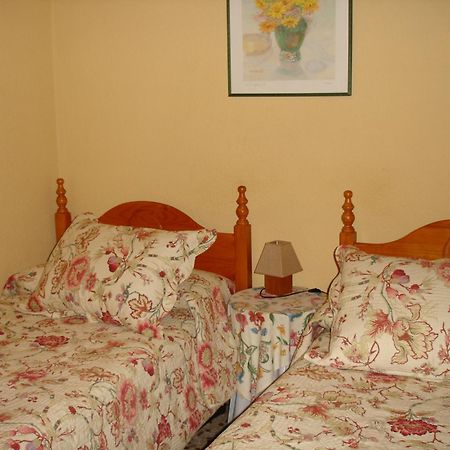 Hostal Puerta Bonita Vista Alegre Madrid Dış mekan fotoğraf
