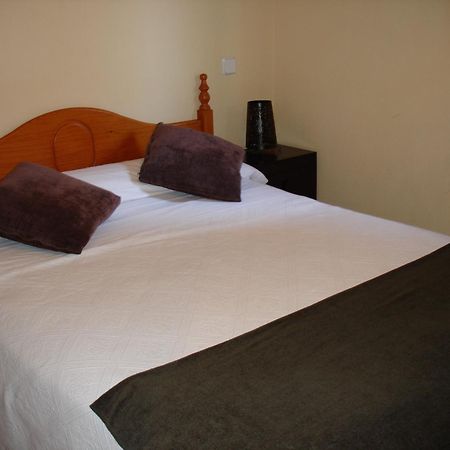 Hostal Puerta Bonita Vista Alegre Madrid Dış mekan fotoğraf