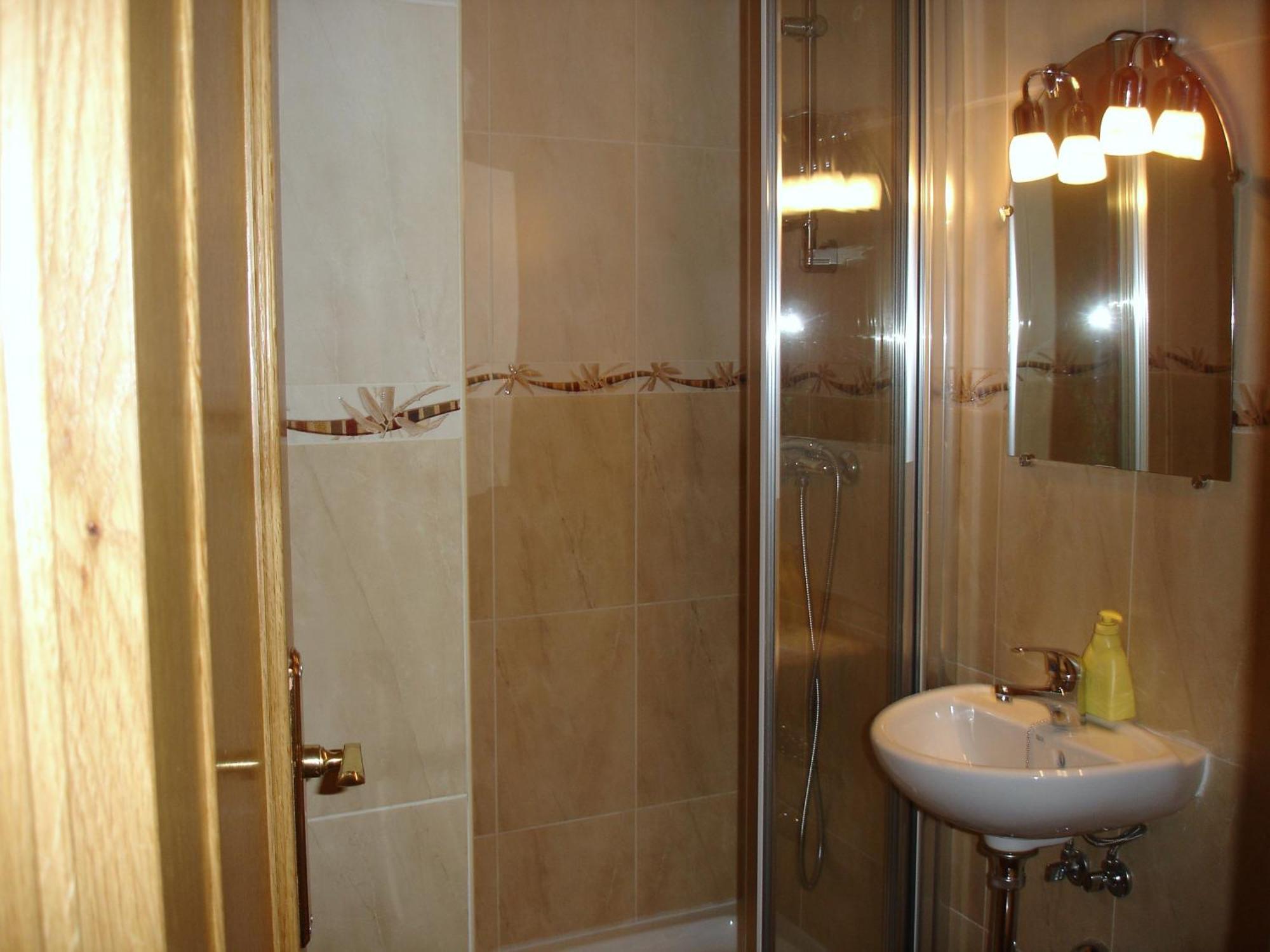 Hostal Puerta Bonita Vista Alegre Madrid Dış mekan fotoğraf