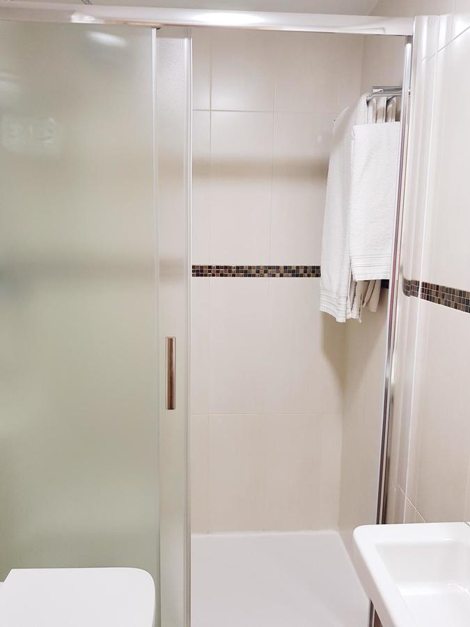 Hostal Puerta Bonita Vista Alegre Madrid Dış mekan fotoğraf