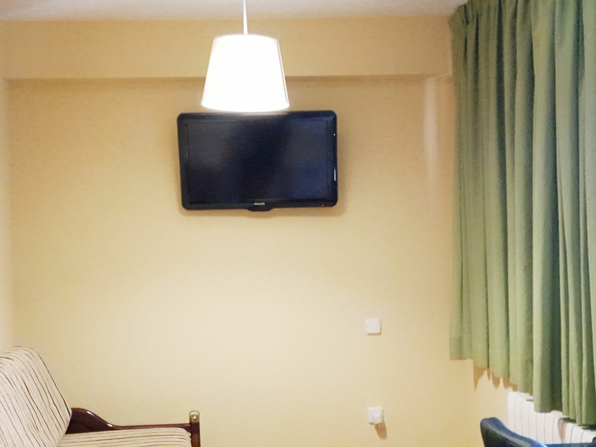 Hostal Puerta Bonita Vista Alegre Madrid Dış mekan fotoğraf