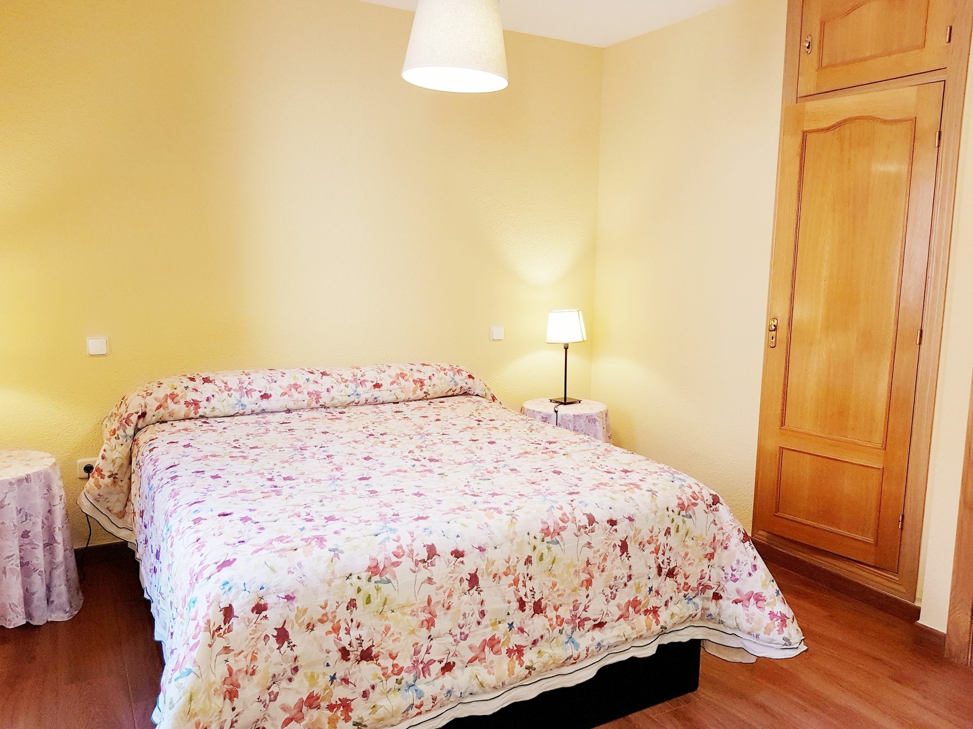 Hostal Puerta Bonita Vista Alegre Madrid Dış mekan fotoğraf
