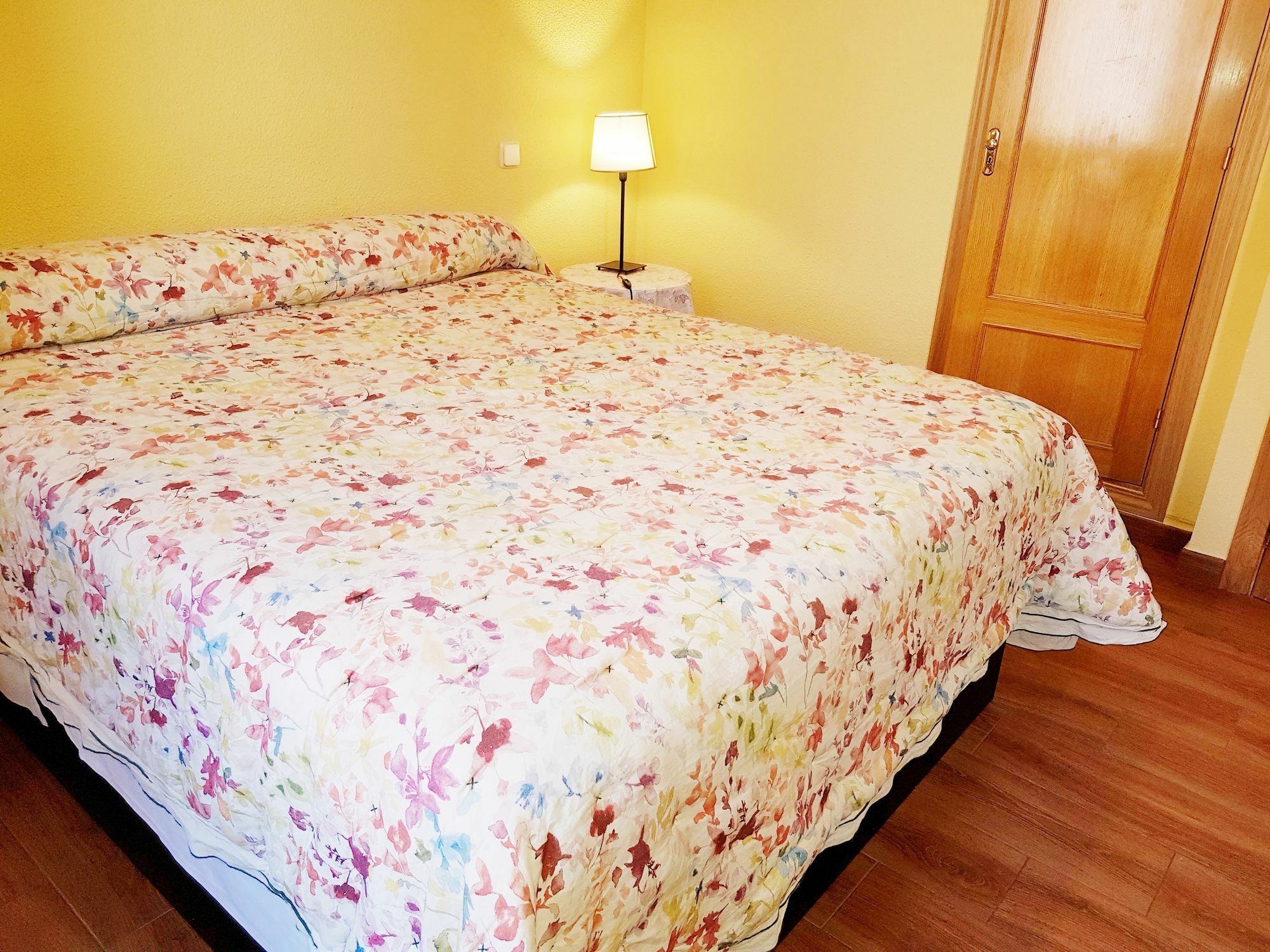 Hostal Puerta Bonita Vista Alegre Madrid Dış mekan fotoğraf